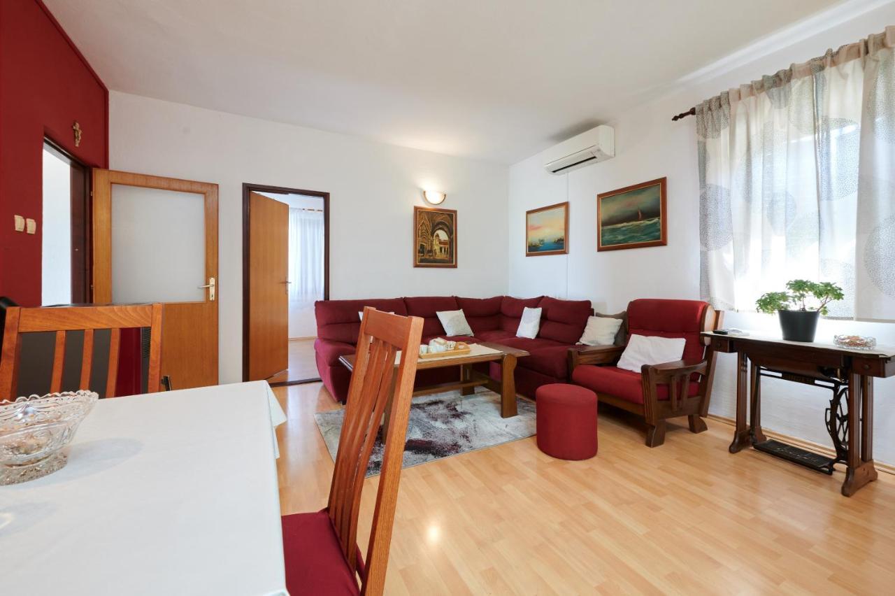Guesthouse Aria Trogir Bagian luar foto