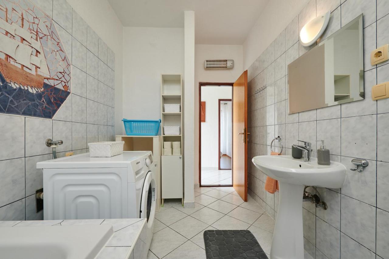Guesthouse Aria Trogir Bagian luar foto