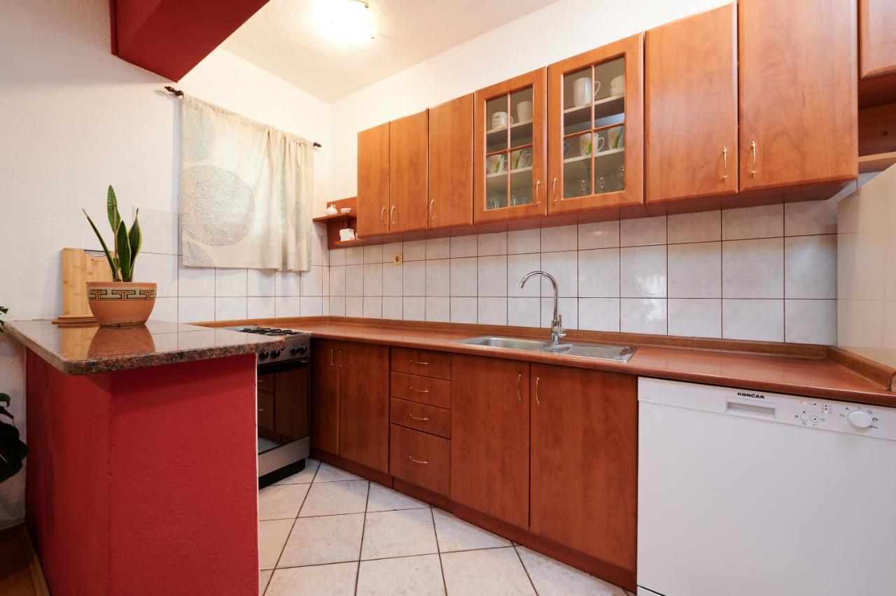 Guesthouse Aria Trogir Bagian luar foto